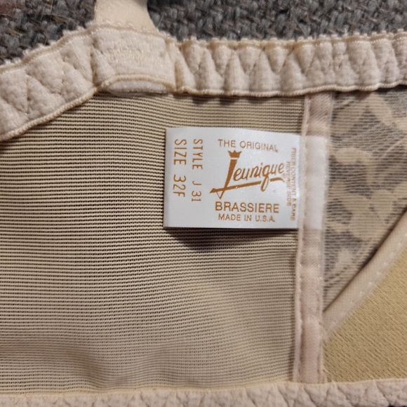 Vintage JEUNIQUE Beauty Style J3180 Beige Soft Cup Bra 32F Wireless - Picture 4 of 15